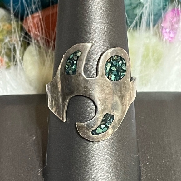 Sterling Silver Green Turquoise Chip Inlay Ring - Picture 1 of 13